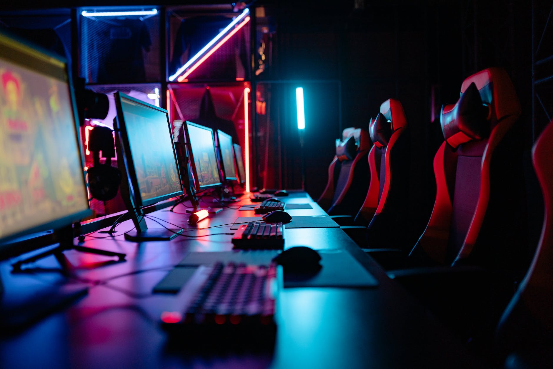 What Are the Perfect Hours for Online Game Play
