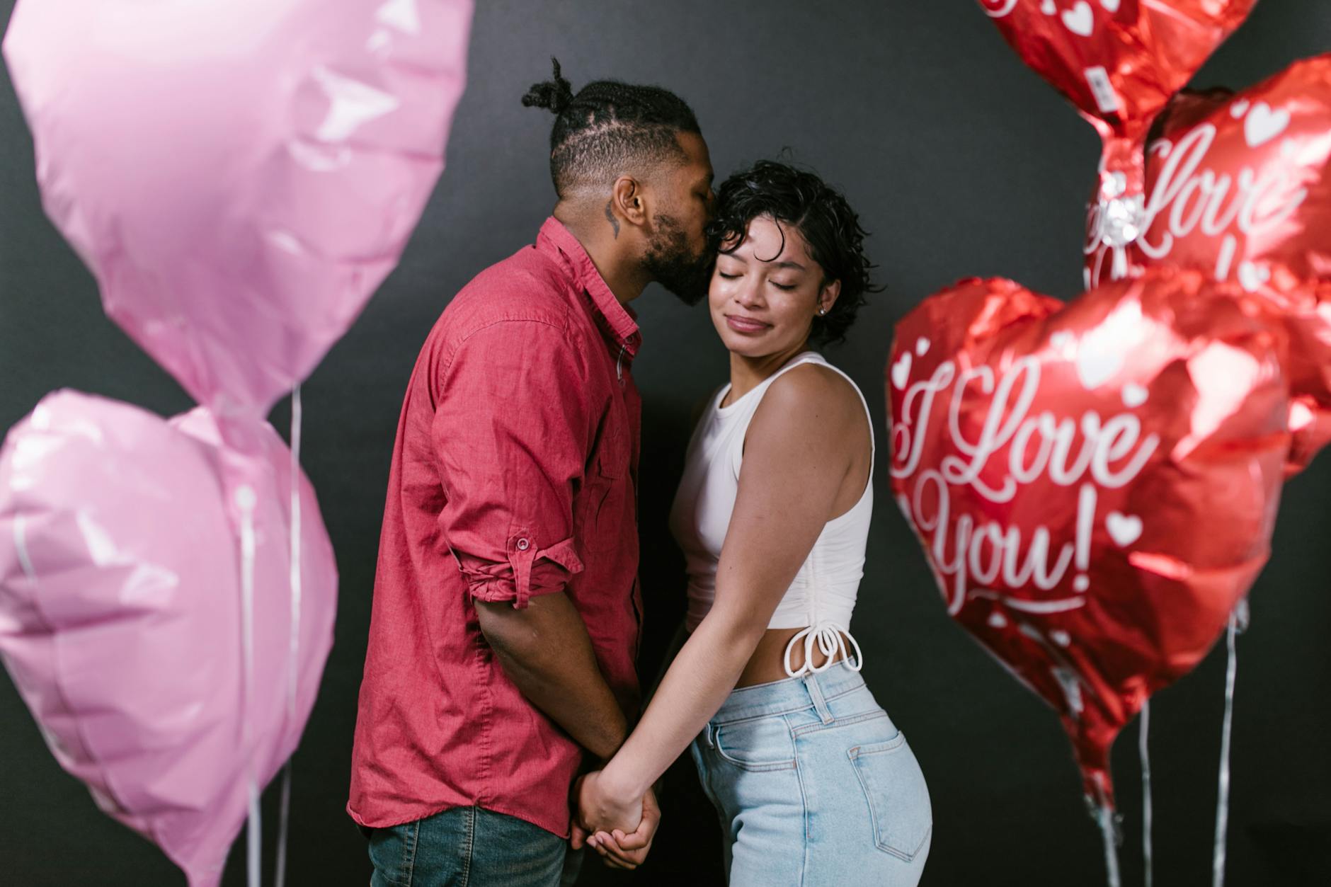 Is the World Really That Romantic on Valentine’s Day? What the Sales Data Suggests